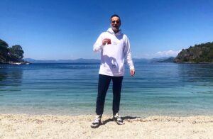 Ozan Güven Instagram - Pazar çayı...💧