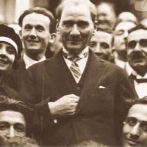 Ozan Güven Instagram - Cumhuriyet Bayramımız Kutlu Olsun...🇹🇷