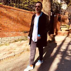 Ozan Güven Instagram - İşe gidiliyo hem de bu saatte..Hani Cuma?