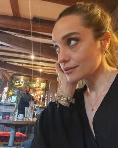 Özge Sezince Varley Most Liked Photos and Posts