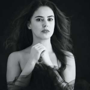 Özgül Sağdıç Instagram - 🖤🌝
.
.
.
Photographer @serhatakavci 
@happpy.co