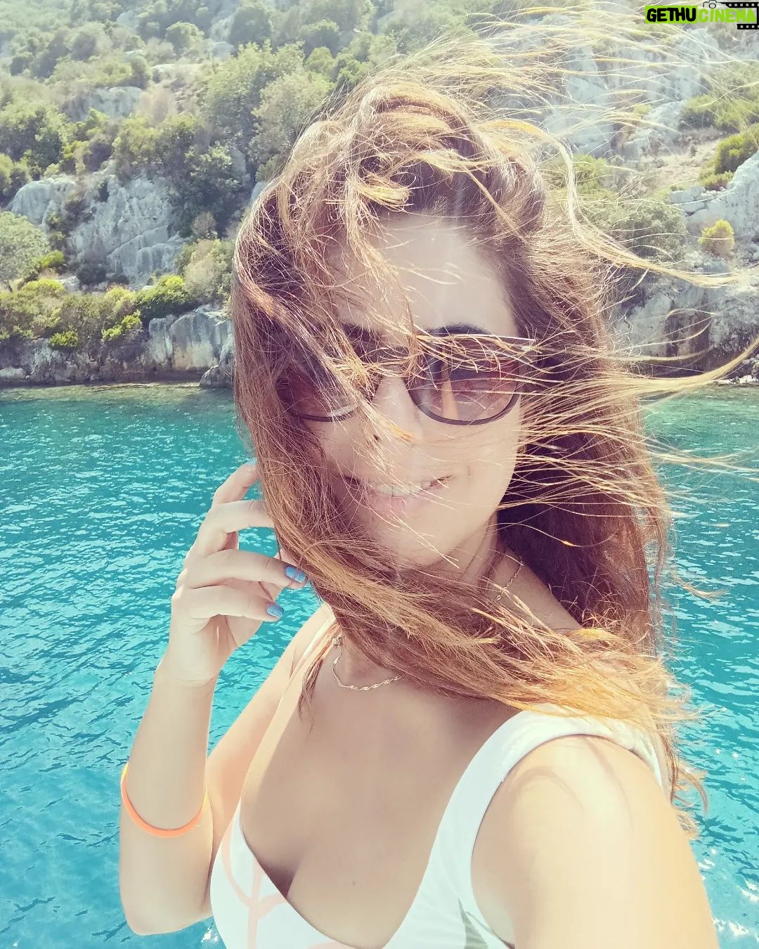 Özgül Sağdıç - 816 Likes - Kış geldiğinde özlem gidermek için 😎
#yaz #deniz #güneş #tatil