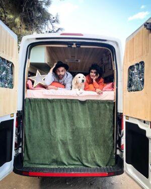 Özgün Çoban Instagram - Homesick.... @aylakaraa 🥹🧡
#vanlife #karavan #doğa