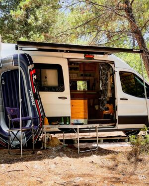 Özgün Çoban Instagram - Homesick.... @aylakaraa 🥹🧡
#vanlife #karavan #doğa