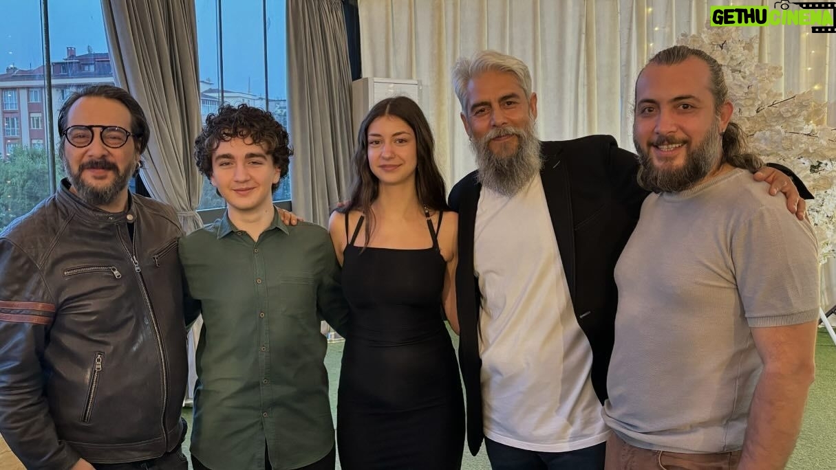 Özgür Ege Nalcı - 5.1K Likes - Dilara ablamın ve Levent abimin nikahında… Tozkoparan’daki güzel insanlarla buluştuk ve çok mutlu olduk.. 😎
