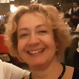 Özlem Çakar Instagram - Yeni bir yas daha🎂
En eglenceli,en bereketli,en cok gezdigim,saglikli, sevdiklerimle cok beraber oldugum yasim olsun dilerim🙏 guzele,iyiye ve bolluga niyetle dogumgunum kutlu olsun!
Kutlayan,seven,hatirlayan herkese tesekkurlerimle..🙋‍♀️
#memyselfandi #loveisallyouneed #onelifeliveit