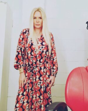 Özlem Savaş Instagram - @tv8 @2.sayfaofficial birazdan..#gusto @gulcaniince ❤️