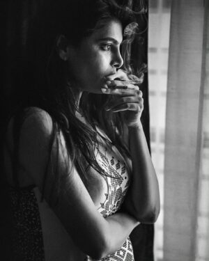 Paavana Gowda Instagram - Toxic!!
Captured @chidu.ln_portraits 
Edited @kiran.venkataramanappa 
.
.
.
.
.
.
PS : Neither i smoke ,nor do i drink .