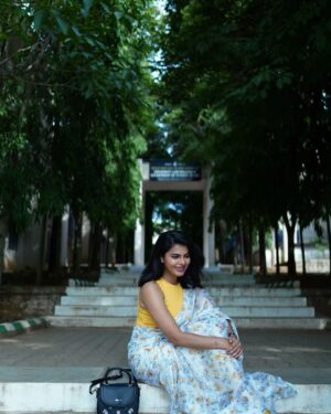 Paavana Gowda Instagram - Sitting pretty 😉
Shot by @pradeepmachar
.
.
.
.
.
#paavana #actresspaavana