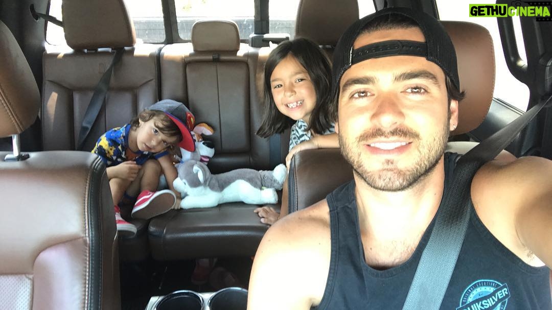 Pablo Lyle - 14.6K Likes - Como extraño a estos 🐒🐒