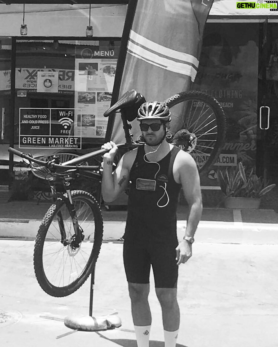Pablo Lyle - 12K Likes - Como me hacía falta la vacación! 🚴 🏋 🏄