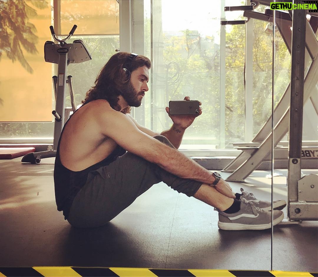 Pablo Lyle - 12K Likes - A veces vas a estar cansado, harto, o simplemente no te van a dar ganas.
Solo hay una receta:
-🥚 🥚- Determinación -🥚 🥚-
⚡️