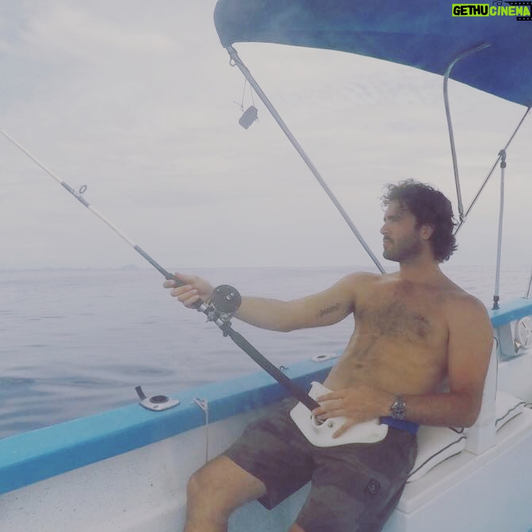Pablo Lyle - 14.4K Likes - Gone fishing 🎣 @vniicio #manela