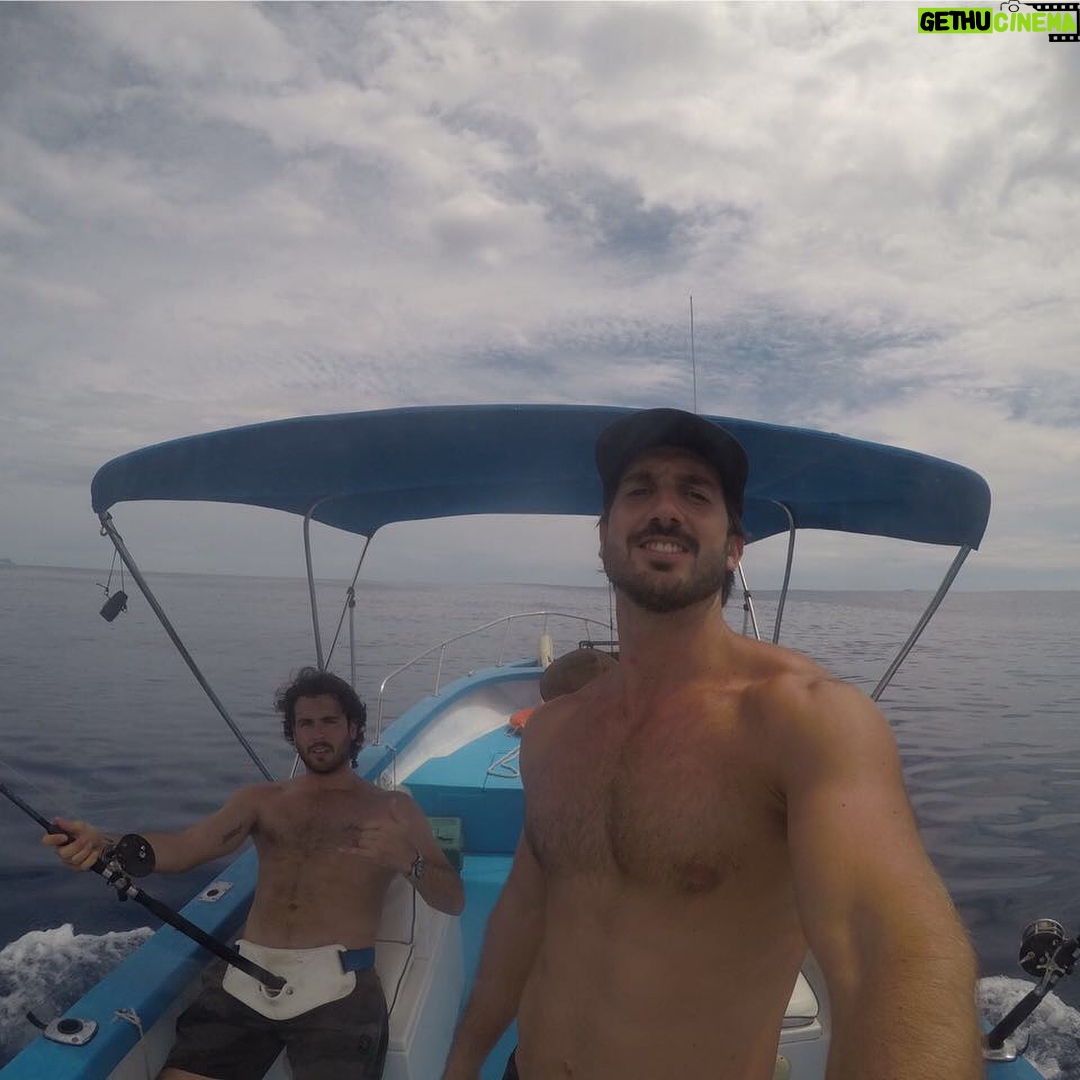 Pablo Lyle - 14.4K Likes - Gone fishing 🎣 @vniicio #manela