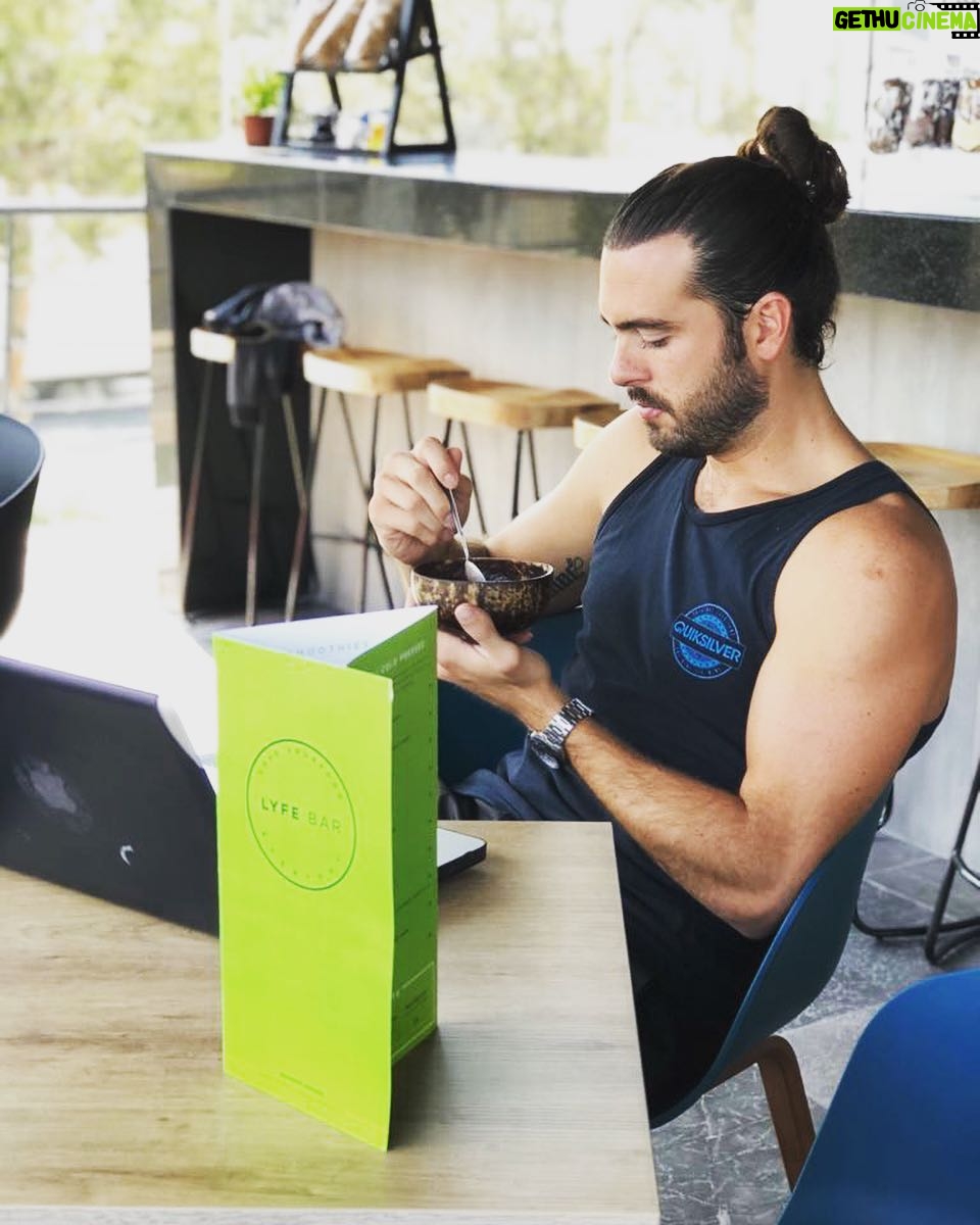 Pablo Lyle - 18.2K Likes - Te pinches amo Açaí 😍
•
@lyfebarmx #Lyfesgood