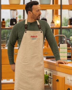 Pablo Puyol Instagram - Mañana lunes segundo capítulo de #bakeoffrtve !!! A las 22.50 volvemos al horno a darlo todo!!! Habrá tensión y nervios, pero sobre todo humor, mucho humor y ganas de pasárnoslo bien🤪
No os lo perdáis porque habrá sorpresas!!!👏🏻👏🏻👏🏻
@rtve @boxfishtv