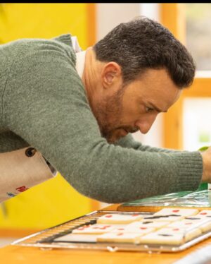 Pablo Puyol Instagram - Mañana lunes segundo capítulo de #bakeoffrtve !!! A las 22.50 volvemos al horno a darlo todo!!! Habrá tensión y nervios, pero sobre todo humor, mucho humor y ganas de pasárnoslo bien🤪
No os lo perdáis porque habrá sorpresas!!!👏🏻👏🏻👏🏻
@rtve @boxfishtv