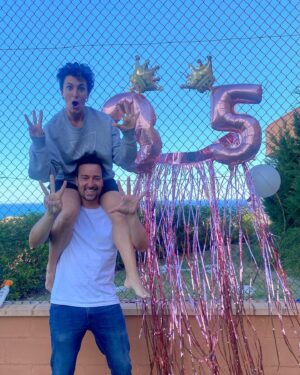 Pablo Puyol Instagram - Feliz cumpleaños amor!!!
Que bien tenerte cerca y verte cumplir años y que sigamos viviendo aventuras juntos!
Feliz vida!!!❤️