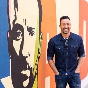 Pablo Puyol Instagram - Estoy feliz!!! 
Volver al instituto donde te ayudaron a convertirte en adulto y que te hayan considerado digno de aparecer en el mural que lo rodea me ha hecho sentirme muy orgulloso. Y sobre todo poder charlar con parte de los alumnos y compartir experiencias con ellos!!!
Gracias al AMPA del instituto Ntra Sra de la Victoria (Martiricos) y a sus profesores por pensar en mí.
Y a María Sánchez por el pedazo de trabajazo que ha hecho con el mural de 95mts de largo!!
Seguro que hay quien piensa que no es mucho, pero a mi siempre me ha importado más lo que piensa la gente más cercana a mi, y la gente de mi barrio y de mi ciudad están los primeros en la lista.

📷 Carlos Díaz (agencia EFE)