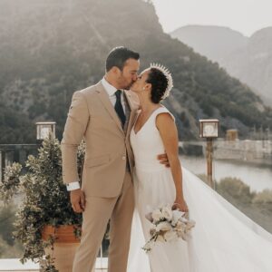 Pablo Puyol Instagram - Hoy celebramos nuestras “Bodas de algodón”💞💍

Tal día como hoy hace 2 años celebrábamos nuestro amor. 
Aunque casarnos no estaba en nuestros planes fue uno de los días mas bonitos y divertidos de nuestras vidas rodeados de nuestra gente 🫶🏼

#love 
#couple 
#aniversario 
#boda 
#amor

@llevenesevents ♥️