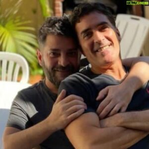 Pablo Rago Instagram - Dicen que un amigo es un hermano que se elige… siempre te elijo como amigo aunque seas mi hermano. Felices 50 años @marceloragonese. Te amo!