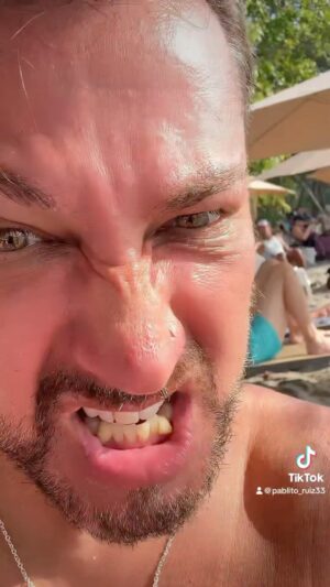 Pablo Ruiz Instagram - Lo veo y lo quiero #wandanara por #pabloruizoficial #chongo #lonely #viral