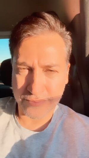 Pablo Ruiz Instagram - Vuela alto hoy más que nunca , reescribe tu destino , materializa tus sueños hoy con la fuerza del eclipse puedes cosechar lo bueno que sembraste,  renace en el amor divino , todos los errores y todos malo fue perfecto para aprender y evolucionar vienen épocas de darma , perdónate y abre a tus alas a tu nueva vida en luz ♥️🩵❤️💜💙