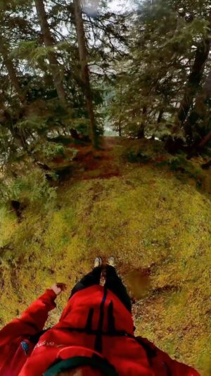 Pablo Signoret Instagram - Those backflips are my new favorite thing🙃💃 ! @squirrel.ws @insta360 #basejump #backflip