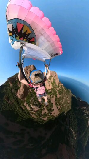Pablo Signoret Instagram - South of France is 🔥

@insta360 One X2
#insta360 #insta360oneX2 #southoffrance #basejump