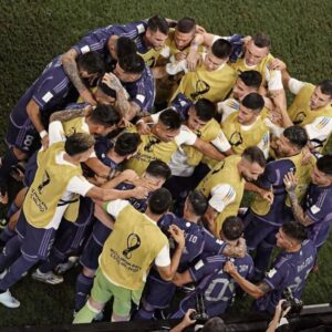 Pachu Peña Instagram - Gracias @afaseleccion 🇦🇷 . Siempre estamos con ustedes. No estamos allá pero si nuestros corazones. @pablo_grana @miguelrodriguez60 . Disfrútalo @diegodiaz ❤️🇦🇷