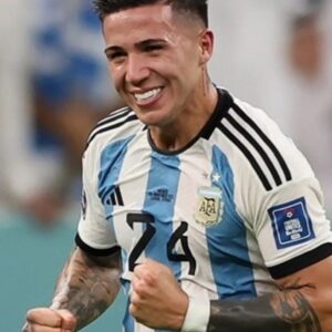 Pachu Peña Instagram - Para mi no hay cabalas ni mufas. Ni coincidencias,ni elijo creer. Acá hay equipo,hay trabajo,hay unión,hay entrega, hay familia detrás de cada uno de ellos,hay talento, hay un cuerpo técnico maravilloso,hay talento de sobra, hay millones de argentinos alentandolos;hay que sufrir,hay lágrimas mientras escribo esto. La mejor selección que vi jugar en vida.Gracias por tanto a cada uno de ustedes. Gracias @afaseleccion @afa.oficial Gracias querido @chiquitapia ❤️
Gracias enorme y único @leomessi por mostrar que sos el uno, el más grande de todos.❤️🇦🇷 @emi_martinez26 te amo❤️🇦🇷
Vamos carajo!🇦🇷🇦🇷🇦🇷