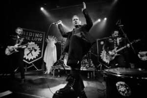 Paddy Considine Instagram - LAST @riding_the_low SHOW OF 2023 @castleandfalcon BIRMINGHAM. Ticket link in bio Support from @josephhooligan ⚡️⚡️⚡️