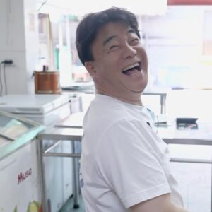 Paik Jong-won Instagram - ⠀⠀⠀⠀⠀⠀⠀⠀⠀⠀⠀⠀⠀⠀⠀⠀ 
우리나라가 어떤 나라인가요?
치맥의 민족! 치맥의 권위자! 치맥의 근본국!
그 명성을 지금 제대로 보여줘야겠죠?
막 튀긴 바삭한 치킨에 얼음 맥주! 참을 수 있겠어요?
저는 일단 못 참았습니다😁