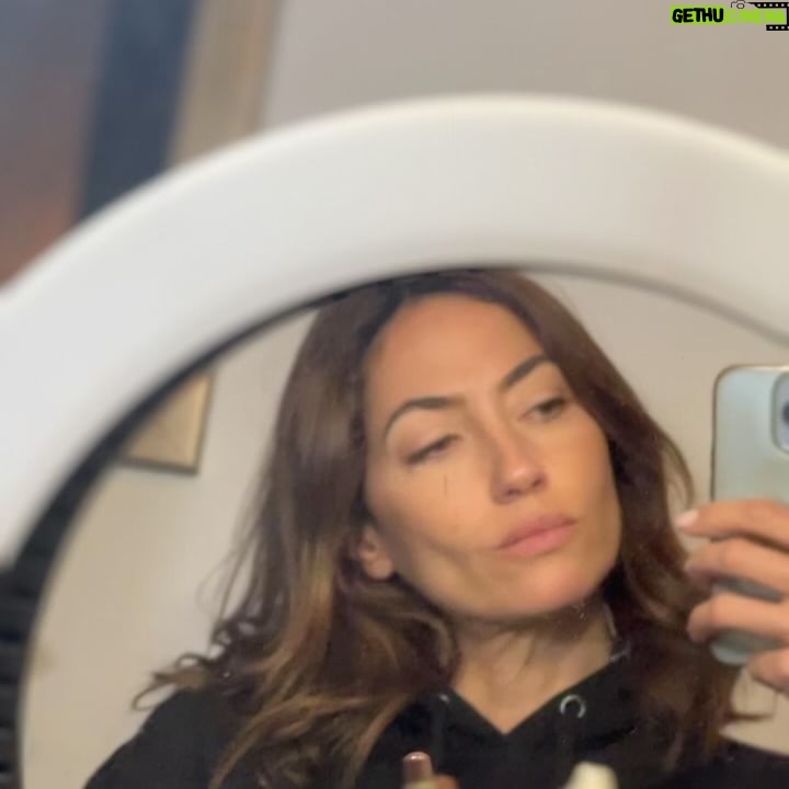 Paloma López - 260 Likes - Abril, qué bonito has sido. Después de tantos noes han llegado varios síes seguidos, y qué gozada. Muchos cambios, muchos rodajes y muchos proyectos 🤞🎬🍀