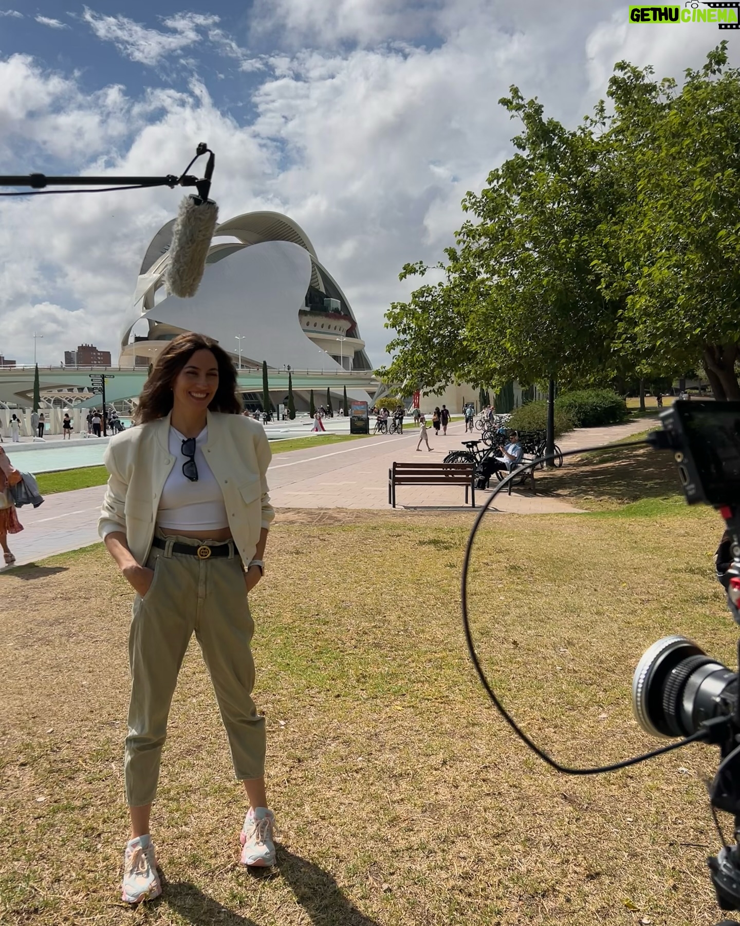 Paloma López - 548 Likes - Yo siendo muuuuy yo en Valencia y cumpliendo un sueño, porque grabé un vídeo para @lonelyplanet_es que pronto veréis. It was a pleasure guys!! 💥❤️🎬
