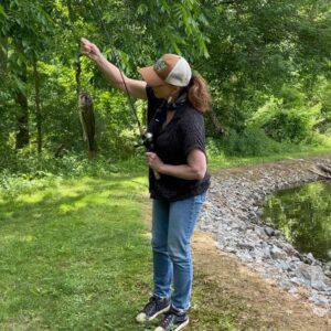 Pam Tillis Instagram - Been awhile since I had a moment to do this. My technique is a little rusty but I managed. With this particular bait it’s more about the jiggle than the reel. Lol 🎣