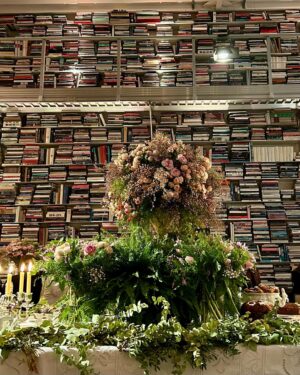Pamela Golbin Instagram - #Inspiring #SalonDeLecture with @alineasmardamman hosted by @delamarelaurence in the #Private #Library of #KarlLagerfeld