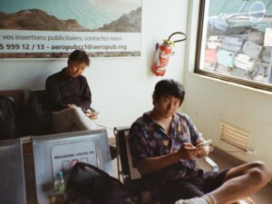 Pani Bottle Instagram - 오늘밤 마지막여정을 시작합이다
짧앗다면 짧앗던 마다가카르..
여러분들과 함께해서 영광이엇고 행복햇엇습니다!!!
함께 떠나보시죠!!!
#이시언 #기안84 #덱스 #빠니보틀
#장도연 #정기석 #이승훈
그리고 김지우피디와 빅동빈피디!
많은스텝여러분들 너무나도 고생많으셧습니다!!!