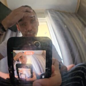 Panos Mouzourakis Instagram - Η αγάπη αυτές τις μέρες στον μικρόκοσμό μου έρχεται από παντού, και το ευχαριστώ μπορεί να φαίνεται λίγο. Όμως όταν η αγάπη είναι ανιδιοτελής ο σωστός τρόπος να την δεχτείς ίσως είναι απλά ένα ταπεινό ευχαριστώ.
Ευχαριστώ λοιπόν όλους σας για τα ξεχωριστά μηνύματα αγάπης που μας στείλατε και δεχτήκαμε. Ευχαριστώ για όλες τις ευχές. 
Ευχαριστώ τη Διονυσία, τον Παναγιώτη, τη Βάσια και ευχαριστώ όλο το προσωπικό του @mitera.gr, από τον έβδομο μέχρι το γκαράζ/parking που μου έκαναν σεμινάριο ταχύρυθμο στην αλλαγή πάνας, καθαρισμού, πλυσίματος, οργάνωσης, τάξης, ευγένειας, σεβασμού, κατανόησης, περιποίησης, φιλοξενίας και οικογένειας. 
Ευχαριστούμε που μας κάνατε αυτήν την στιγμή ακόμα πιο ξεχωριστή