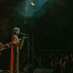 Paola Navarrete Instagram - GRACIAS GUAYAQUIL!!! ❤️❤️❤️ estuvo realmente hermoso 🙌🏻🙌🏻🙌🏻 Disfrutamos mucho ayer! Gracias x cantar conmigo, por tanto amooor y a toda la organización @monowavego estuvo súper! A mi Banda querida @sebastian.jaramillo.calero @ferprocel3 @camiloperezzzzz @a_l_h_e_l_i , a mis invitados en la sección de vientos @robertboschsax y @galo.centeno.1 A mi equipo @jjripalda @andrescede1 lucho, @polimusicec ❤️ y @cadaverexmusic  @pandedulc3 se lucieron!!!

Seguimoooos con la Gira Aries 🔥Hoy Cuenca en @theterracecuenca , mañana Loja en @gatosucoloja 
Compren sus entradas en @buenplantickets 

📸 x la increíble @adrianoide @gomezadrianastudio