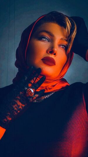 Parichehr Moshrefi Instagram - دردهِ وقتی که هیشکی درد قلبتو ندونه..
….❗️🖤
.
.📸📸 @idemediaco 
پریچهر مشرفی