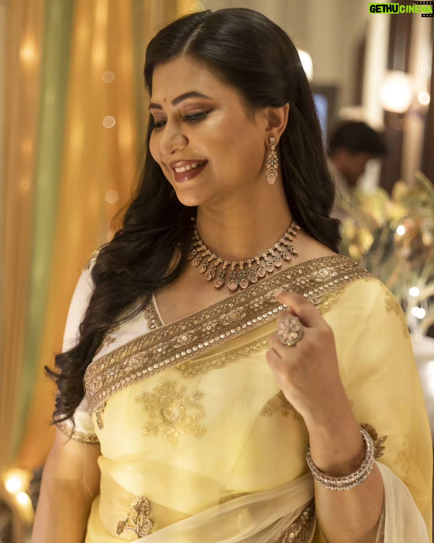 Parineeta Borthakur - 3 Likes - Yellow 💛
Clicked by @im_harshl
For @zeetv @studiolsd_
.
.
.
.
.
#ParineetaBorthakur #mandirakashyap #pyarkapehlaadhyayshivshakti