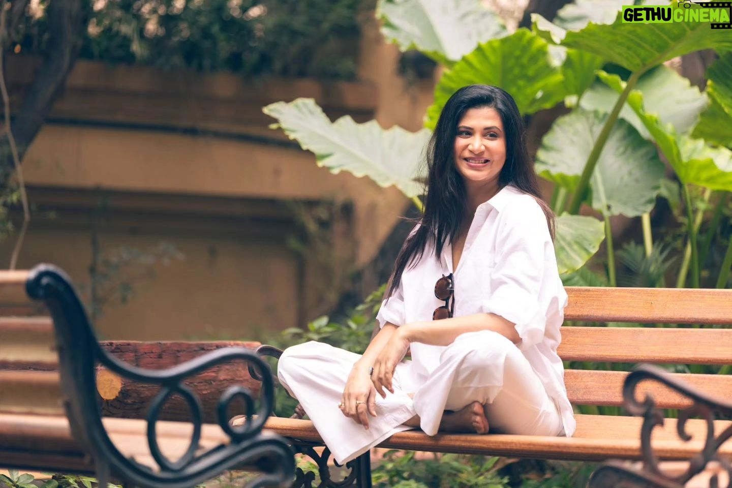 Parineeta Borthakur - 3 Likes - Hey! Long time no see 😁 How's your December going?
.
.
.
.
.
#ParineetaBorthakur #morningvibes #morningpost
#instalazy