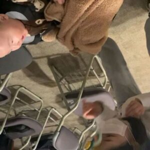 Park Bo-Mi Instagram - 쪼꿈 있으면 우리 띠모니 천사된 지 일년째 되는 날이네👼
주일 저녁예배 마치고 띠모니 사진 보면서 걷기 운동🥹
시몬아 엄마 아빠가 정말 많이 보고싶고 안고싶어!
고맙고 사랑해🤍 천국에서 만나자🙏✨️