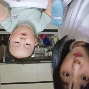 Park Bo-Mi Instagram - 쪼꿈 있으면 우리 띠모니 천사된 지 일년째 되는 날이네👼
주일 저녁예배 마치고 띠모니 사진 보면서 걷기 운동🥹
시몬아 엄마 아빠가 정말 많이 보고싶고 안고싶어!
고맙고 사랑해🤍 천국에서 만나자🙏✨️