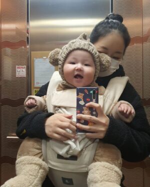 Park Bo-Mi Instagram - 쪼꿈 있으면 우리 띠모니 천사된 지 일년째 되는 날이네👼
주일 저녁예배 마치고 띠모니 사진 보면서 걷기 운동🥹
시몬아 엄마 아빠가 정말 많이 보고싶고 안고싶어!
고맙고 사랑해🤍 천국에서 만나자🙏✨️