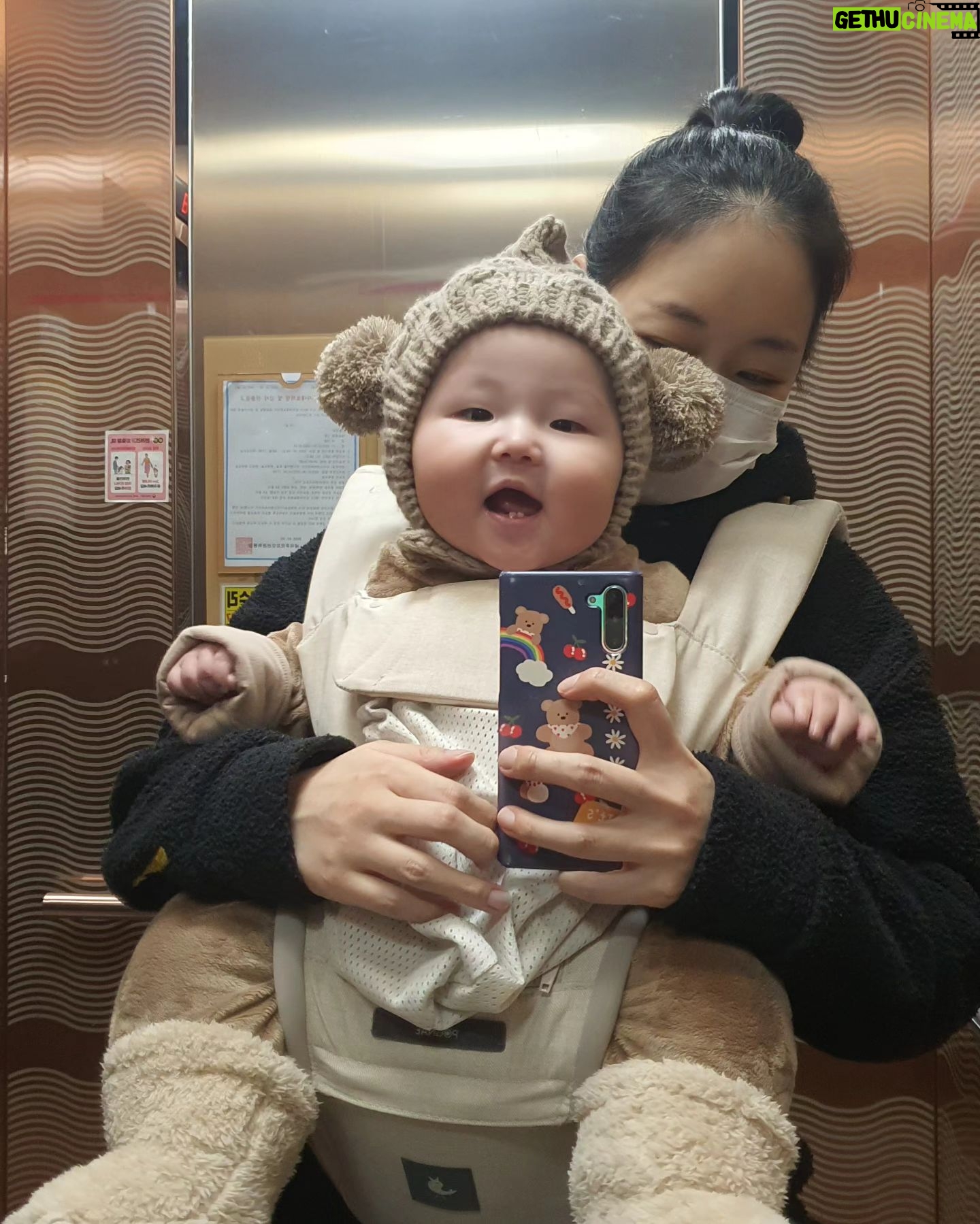 Park Bo-Mi - 1.5K Likes - 쪼꿈 있으면 우리 띠모니 천사된 지 일년째 되는 날이네👼
주일 저녁예배 마치고 띠모니 사진 보면서 걷기 운동🥹
시몬아 엄마 아빠가 정말 많이 보고싶고 안고싶어!
고맙고 사랑해🤍 천국에서 만나자🙏✨️
