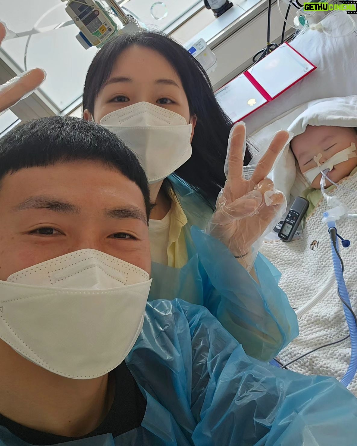 Park Bo-Mi - 1.5K Likes - 쪼꿈 있으면 우리 띠모니 천사된 지 일년째 되는 날이네👼
주일 저녁예배 마치고 띠모니 사진 보면서 걷기 운동🥹
시몬아 엄마 아빠가 정말 많이 보고싶고 안고싶어!
고맙고 사랑해🤍 천국에서 만나자🙏✨️