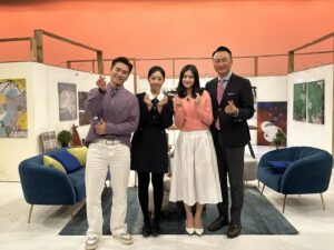 Park Bo-Mi Instagram - 정말 많이 설레고 너무너무 떨렸던
#새롭게하소서
단 한 사람이라도 저의 이야기를 통해
위로받고 힘을 얻을 수 있기를
간절히 기도합니다🙏
잔뜩 긴장해서 거의 로보트였지만요오..
정말 은혜 가득한 시간이었습니다🤍

새롭게 하소서 유튜브 채널에서 보실 수 있어요!