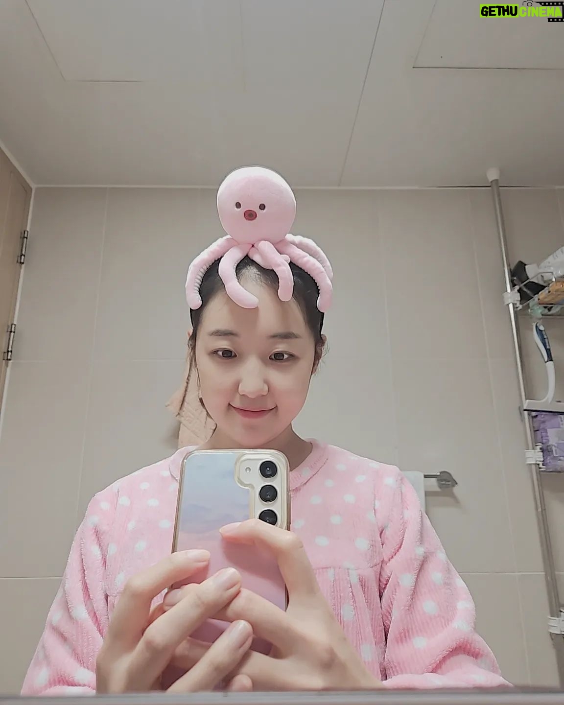 Park Bo-Mi - 823 Likes - 엄마가사준잠옷🩷
수지찡이사준문어머리띠🐙
내맘에쏙🌸